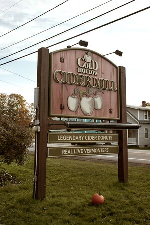 Waterbury, Vermont - September 29th, 2019: Wooden sign at entrance to Cold Hollow Cider in Waterbury, Vermont.のeditorial素材