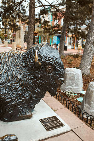 Boulder, Colorado - May 27th, 2020:  Bronze Buffalo statue by artist Stephen LeBlanc on display at Pearl Street Mall in Boulder County.のeditorial素材