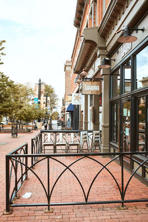 Boulder, Colorado - May 27th, 2020:  Shops, businesses and restaurants along Pearl Street Mall, a pedestrian mall in Boulder County.のeditorial素材