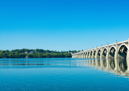 Blue Susquehanna River on a bright October day.の写真素材