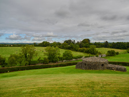 Drogheda, Ireland - 09 12 2015: prehistoric tomb in the countryside of Irelandのeditorial素材
