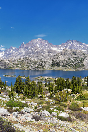 Island Lake in the Wind River Range, Rocky Mountains, Wyoming, views from backpacking hiking trail to Titcomb Basin from Elkhart Park Trailhead going past Hobbs, Seneca, Upper and Lower Jean Lakes as well as Photographers point.の写真素材