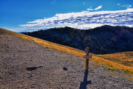 Hiking Trail Sign Deseret Peak Trail Stansbury Mountains, Rocky Mountains, Utah. USA.の写真素材