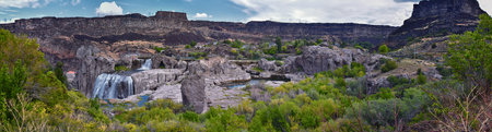 Shoshone Falls on the Snake River as viewed from the hiking trail. Twin Falls by Pillar Falls by Milner Dam Idaho. USAの写真素材