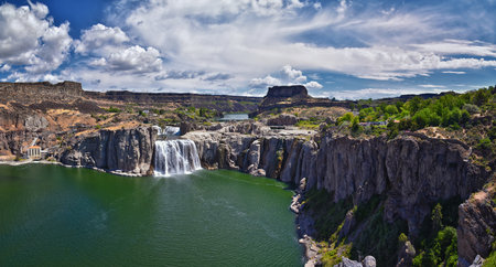 Shoshone Falls on the Snake River as viewed from the hiking trail. Twin Falls by Pillar Falls by Milner Dam Idaho. USAの写真素材