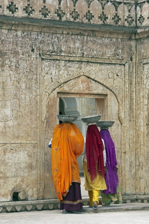 Indian women laborers at work restoring an old palace, Jaipur, Rajasthan, Indiaの写真素材