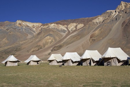 Tented tourist camp on the high altitude Lingani plains at Sarchu (4200m) on the Manali to Leh mountain road. Ladakh Indiaの写真素材