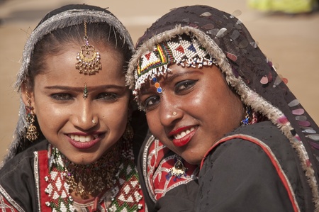 Haryana, India - February 15, 2007: Indian dancers in traditional dress of a Rajasthani gypsyのeditorial素材