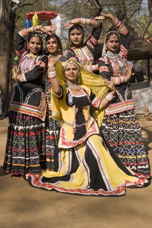 Haryana, India - February 11, 2008: All female traditional Indian kalbelia dance groupのeditorial素材