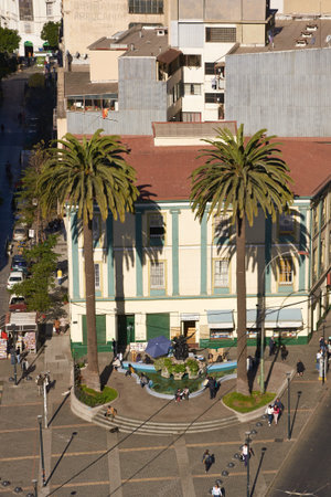 Valparaiso, Chile - May 16, 2014  Historic Plaza Anibal Pinto in the world heritage city of Valparaiso in Chileのeditorial素材