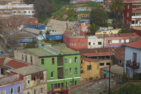 VALPARAISO, CHILE - JULY 1, 2016: Colourful houses on the hillsides of    Valparaiso on the Pacific Coast of Chile.のeditorial素材