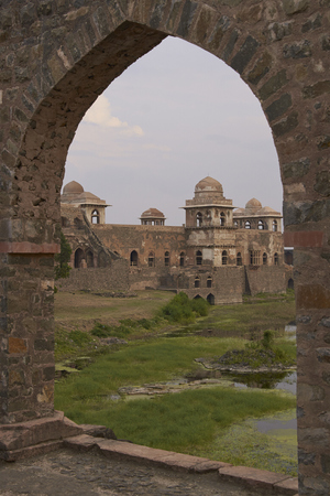 MANDU, MADHYA PRADESH, INDIA - NOVEMBER 18, 2008: Ancient islamic royal palace of Jahaz Mahal. Mandu, Madhya Pradesh, India. 16th Century ADのeditorial素材