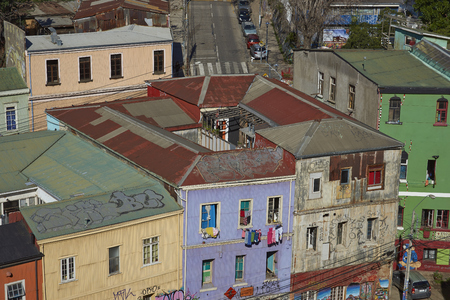 VALPARAISO, CHILE - July 14, 2017: Colourful houses in the City of Valparaiso in Chile.のeditorial素材