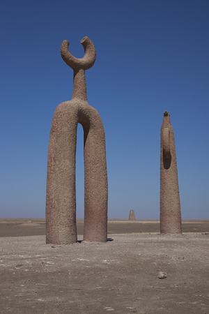 Arica, Chile - August 21, 2017: Sculptures known as Presencias Tutelares, in the Atacama Desert alongside the Pan American Highway near Arica in northern Chile.のeditorial素材
