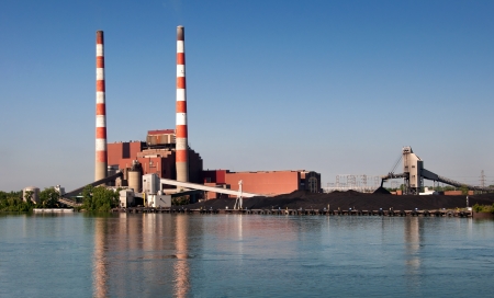 Coal fired power plant on Detroit Riverの写真素材