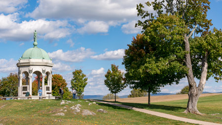 Maryland State Monument at Antietam National Battlefield in Sharpsburg, Maryland, United States.のeditorial素材
