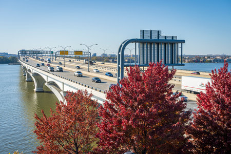 Watching the commuters as they cross the Woodrow Wilson Bridge, leaving Alexandria, Virginia, and crossing into the state of Maryland and Prince George's County.のeditorial素材