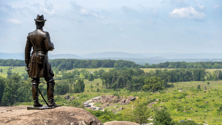 Statue of Brigadier General Gouverneur Warren stands at Little Round Top in the Gettysburg National Military Park, Gettysburg, Pennsylvania.のeditorial素材
