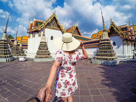 Follow me to the temples of Wat Phoの写真素材