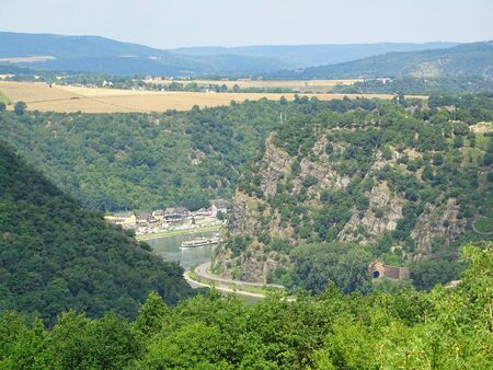 Because of the Loreley, St. Goar is one of the most famous villages in the Rhine Valley. On both sides of the river are beautiful trails, the ships are well filled.の写真素材