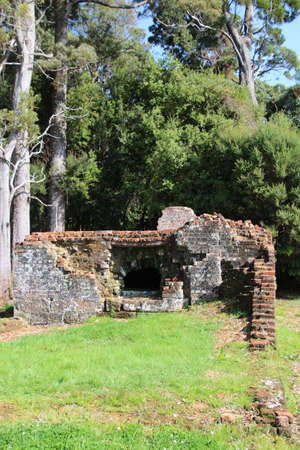 Ruins of the prison on Sarah Island, Tasmania. Macquarie Harbor penal colony was located on Sarah Island within Macquarie Harborの写真素材