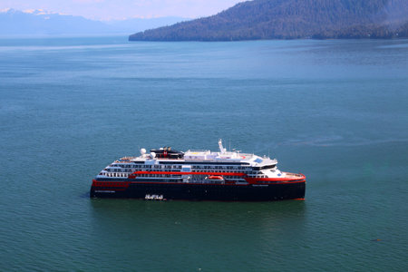 MS Roald Amundsen at anchor in Le Conte Bay, Alaskaのeditorial素材