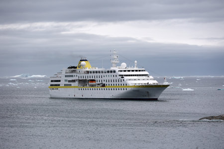 MS Hamburg anchors on the coast of Ilulissat, Greenlandのeditorial素材
