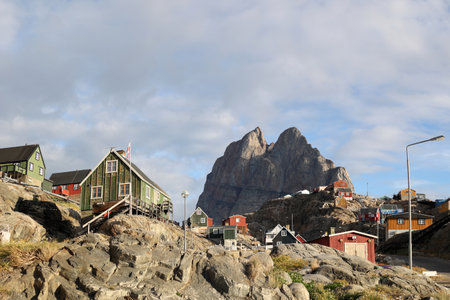 Colorful houses in the village of Uummannaq, Greenland, Denmarkの写真素材