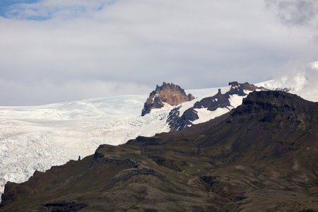 VatnajÃ¶kull National Park - Hvannadalshnukur with glacier - the highest point in Icelandの写真素材