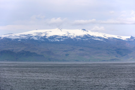 Eyjafjallajokull is the sixth largest glacial island and is also named for the stratovolcano belowの写真素材