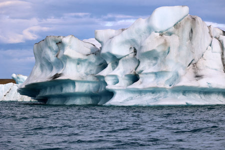Boat trip between the icebergs in the JÃ¶kulsÃ¡rlÃ³n glacier lagoon - Iceland
