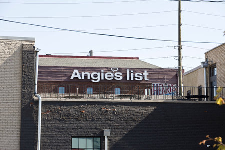 INDIANAPOLIS - CIRCA OCTOBER 2015: Angie's List Corporate Office and Headquarters IIのeditorial素材