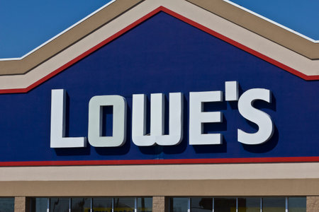 Indianapolis - Circa April 2016: Lowe's Home Improvement Warehouse. LoweÃ¢ï¿½ï¿½s Helps...