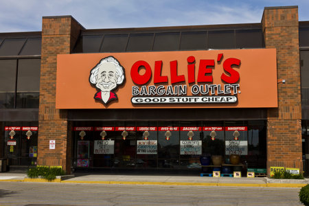 Indianapolis - Circa June 2016: Ollie's Bargain Outlet. Ollie's Carries a Wide Range of Closeout...