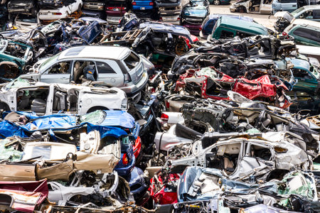Indianapolis - Circa August 2016 - A Pile of Stacked Junk Cars - Crushed and Discarded Junk Cars Piled Up VIのeditorial素材