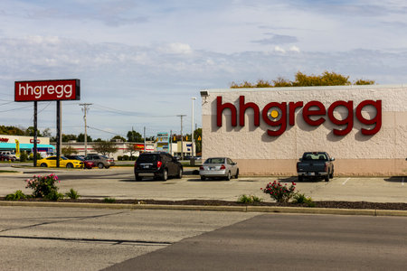 Kokomo - Circa October 2016: hhgregg location. hhgregg is a retailer of consumer electronics and home appliances IVのeditorial素材