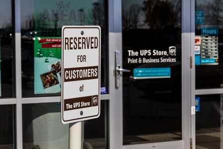 Kokomo - Circa November 2016: UPS Store Location. UPS is the World's Largest Package Delivery Company Iのeditorial素材