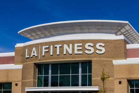 Indianapolis - Circa November 2016: LA Fitness Health Club. LA Fitness is a privately owned health chain with over 500 clubs across the US Iのeditorial素材