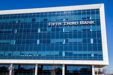 Indianapolis - Circa February 2017: Fifth Third Consumer Bank Branch. Fifth Third is a US regional banking corporation VIのeditorial素材