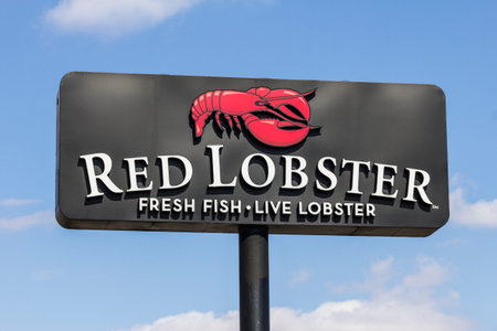 Indianapolis - Circa February 2017: Red Lobster Casual Dining Restaurant, Red Lobster is owned by Golden Gate Capital IIIのeditorial素材