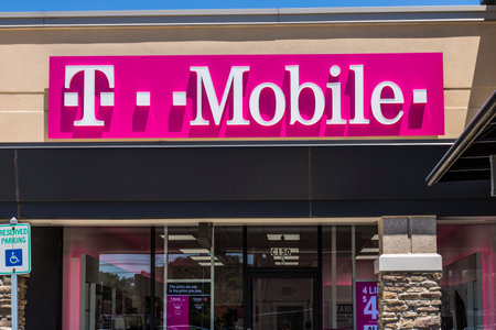 Indianapolis - Circa July 2017: T-Mobile Retail Wireless Store. Deutsche Telekom is T-Mobile's majority shareholder VIIIのeditorial素材