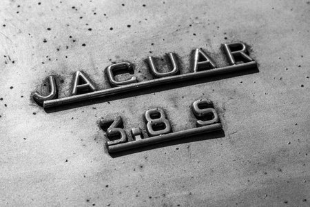 Indianapolis - Circa September 2017: Insignia and emblem from a classic 60s Jaguar 3.8 S IIのeditorial素材