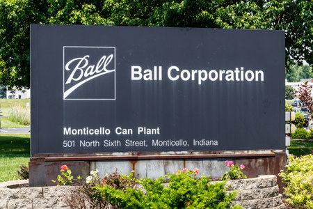 Monticello - Circa June 2018: Ball Corporation metal packaging division. Ball provides more beverage cans in North American than any other manufacturer IIのeditorial素材