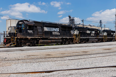 Ft. Wayne - Circa June 2018: Norfolk Southern Railway Engine Train. NS is a Class I railroad in the US and is listed as NSC Iのeditorial素材