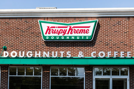 Mishawaka - Circa August 2018: Krispy Kreme Signage and Logo. Krispy Kreme has a loyal following for their doughnuts Iのeditorial素材