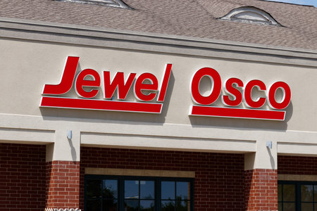 Northbrook - Circa June 2019: Jewel Osco grocery store. Jewel Osco is a subsidiary of Albertsons II