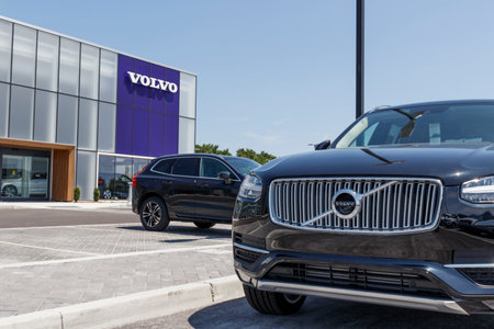 Indianapolis - Circa August 2019: Volvo car and SUV dealership. Volvo is a subsidiary of the Chinese automotive company Geely IIIのeditorial素材