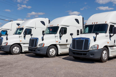 Ft. Wayne - Circa August 2019: Freightliner Semi Tractor Trailer Trucks Lined up for Sale VIIのeditorial素材