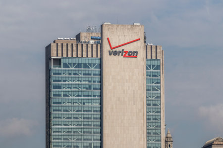 New York - Circa August 2019: The Verizon Building at 375 Pearl Street. Verizon is in a race to bring 5G cellular networks to market VIIのeditorial素材