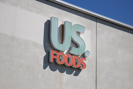 Fishers - Circa April 2020: US Foods foodservice distributor. US Foods standardized labels that clearly communicates recycling and composting instructions.のeditorial素材